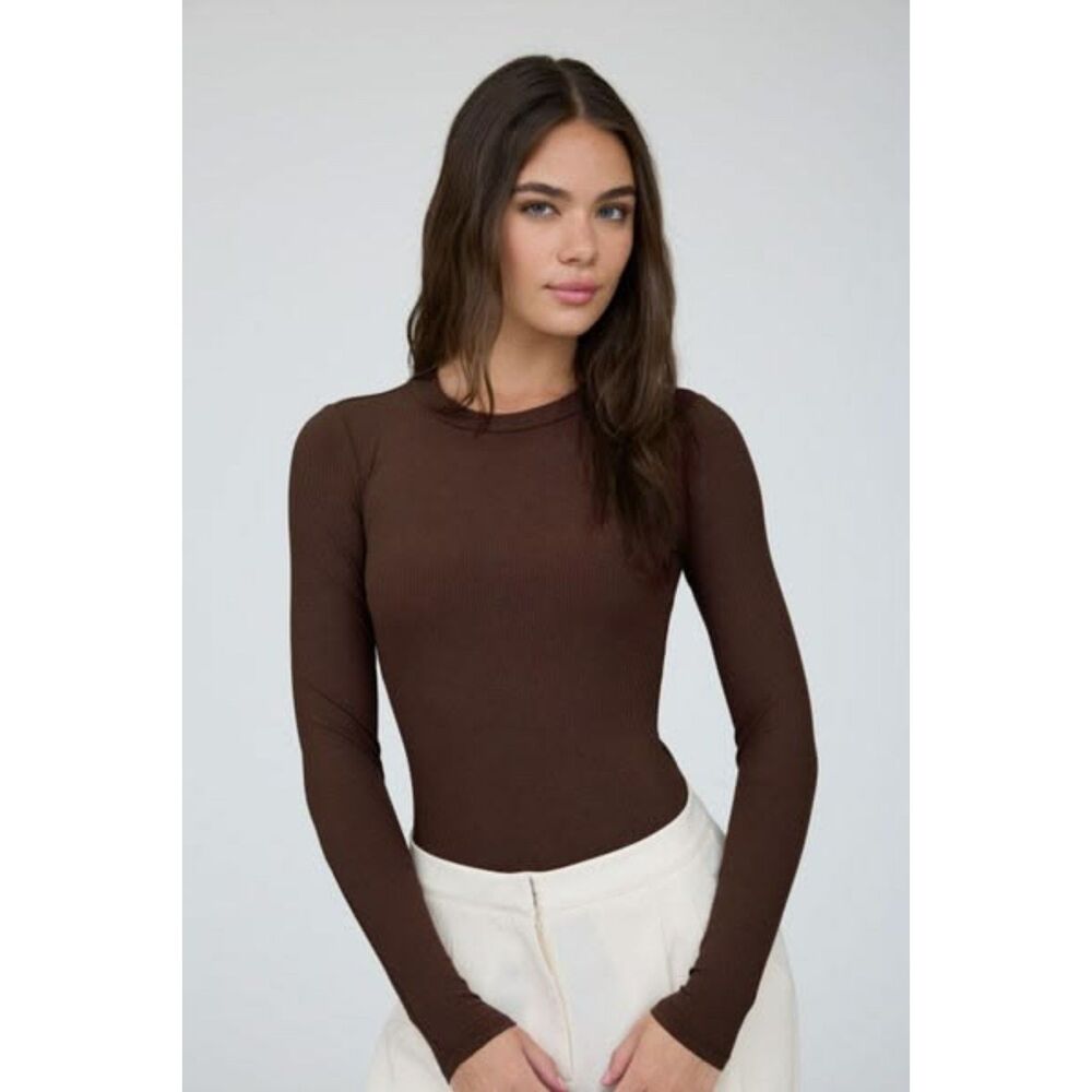 OQQ Brown Long Sleeve Seamless Ribbed Fitted Crew Neck Top Size S